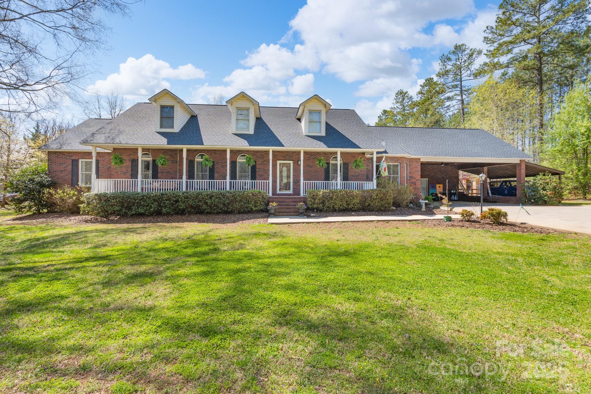 Silver Charm Ln, York, SC 29745