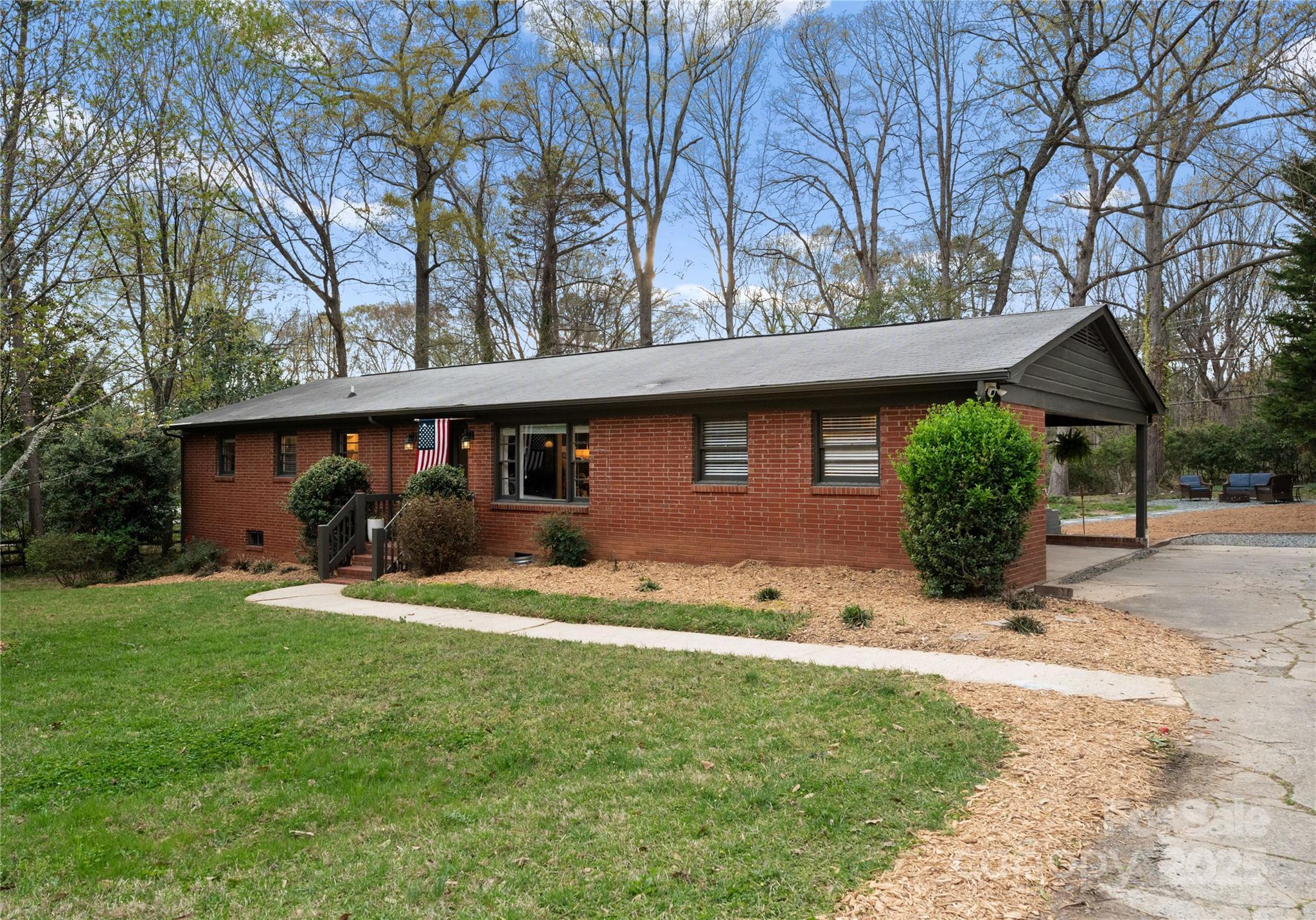Glendora Dr, Charlotte, NC 28212