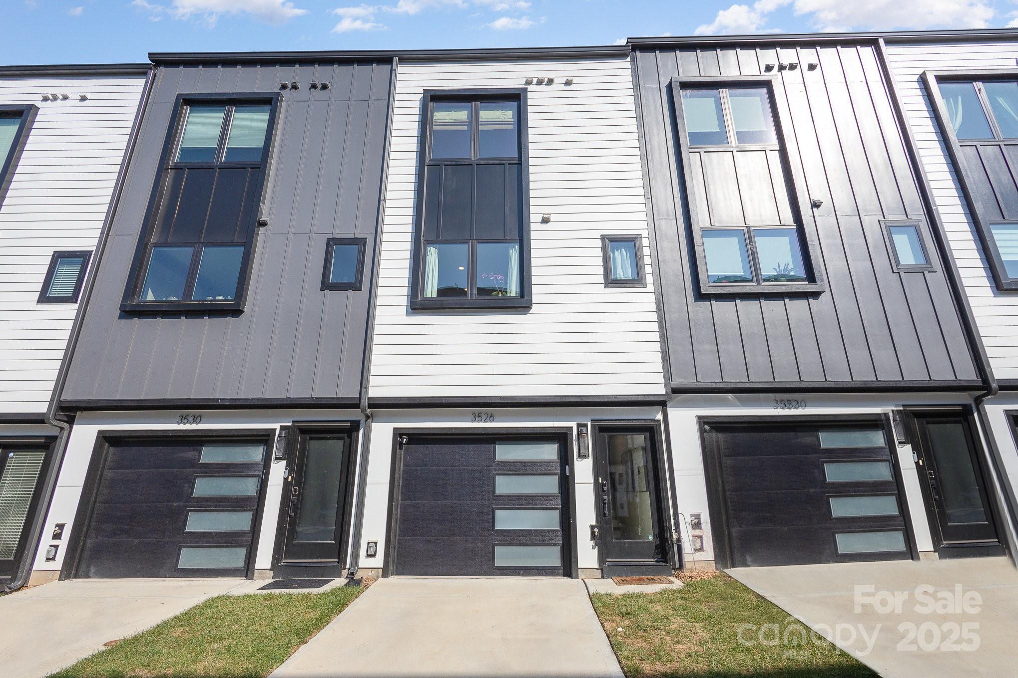 Saker Ln, Charlotte, NC 28211