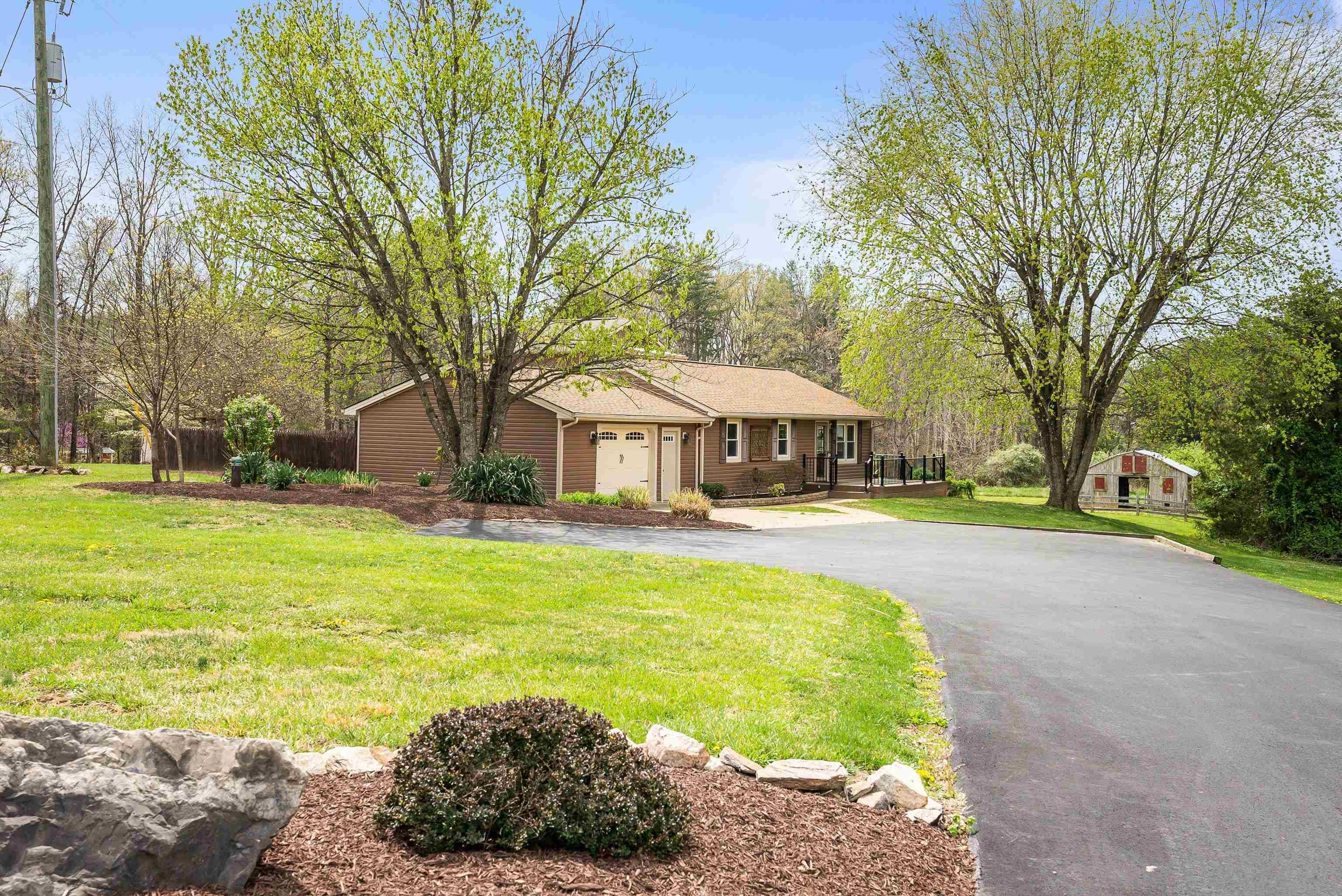 Resort Dr, Mc Gaheysville, VA 22840