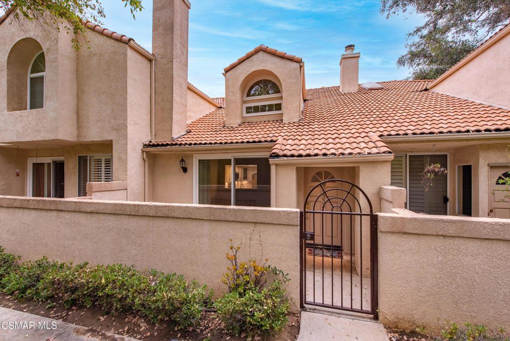 Golden Canyon Cir, Chatsworth, CA 91311
