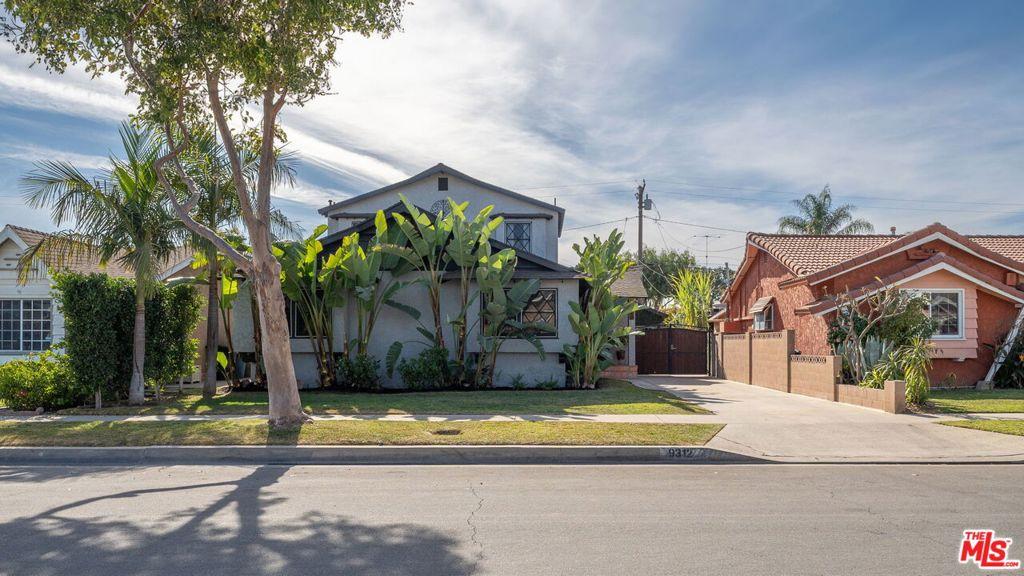 Heiner St, Bellflower, CA 90706
