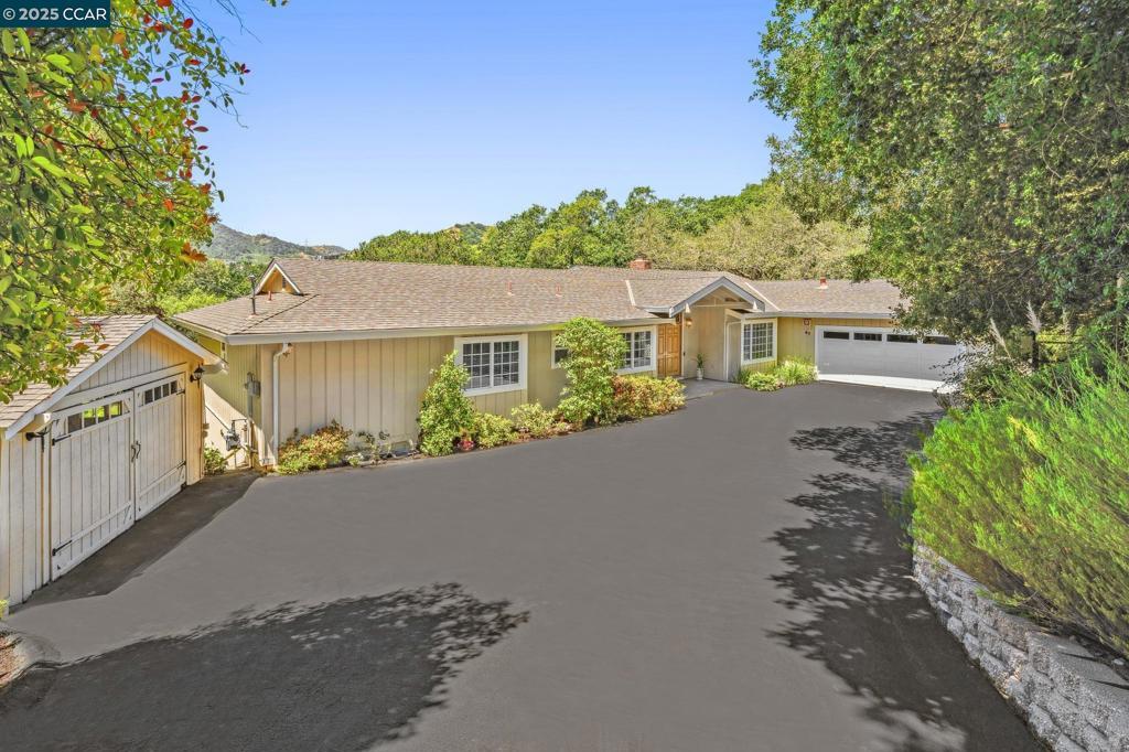 Estates Dr, Orinda, CA 94563