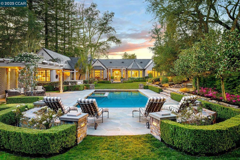 Brookside Rd, Orinda, CA 94563