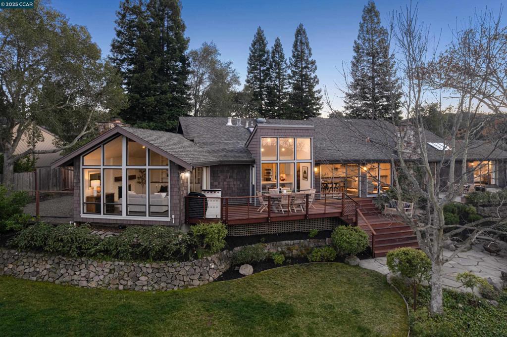 Kite Hill Rd, Orinda, CA 94563