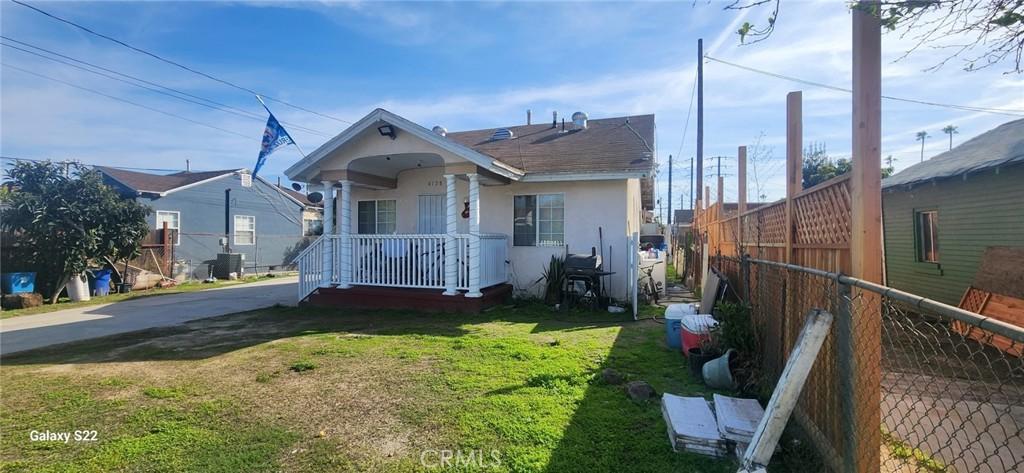 W 102nd St, Inglewood, CA 90304