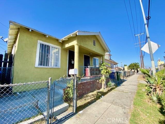 Griffith Ave, Los Angeles, CA 90011