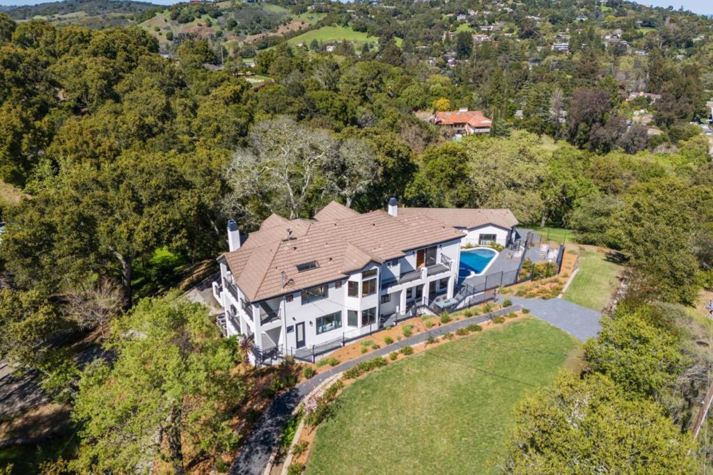 Raymundo Dr, Woodside, CA 94062