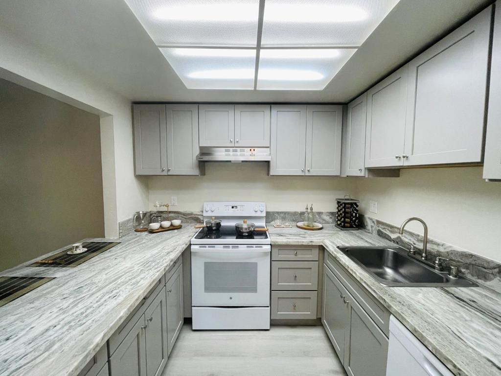 Bow Ave, Inyokern, CA 93527