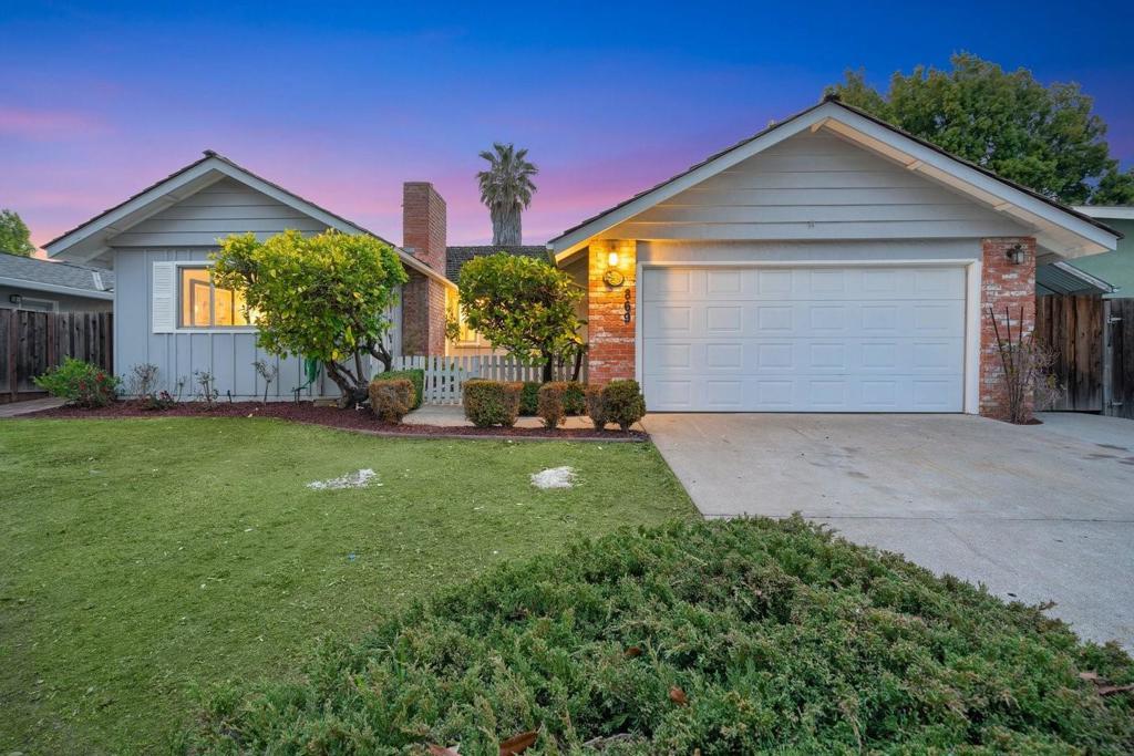 Oracle Oak Pl, Sunnyvale, CA 94086