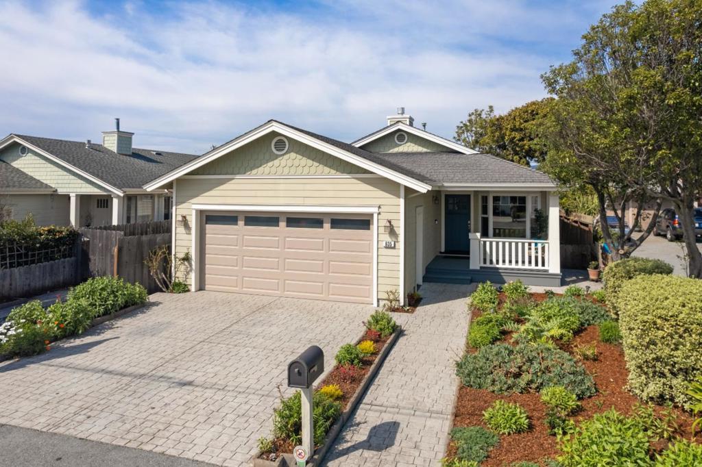 Magnolia St, Half Moon Bay, CA 94019