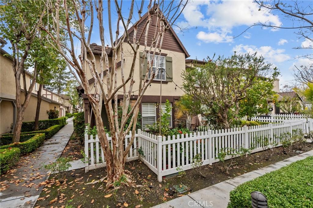 Three Vines Ct, Ladera Ranch, CA 92694
