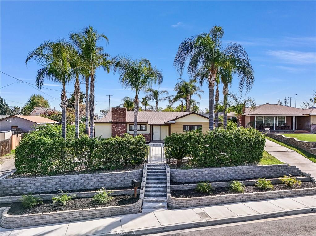 W C St, Colton, CA 92324