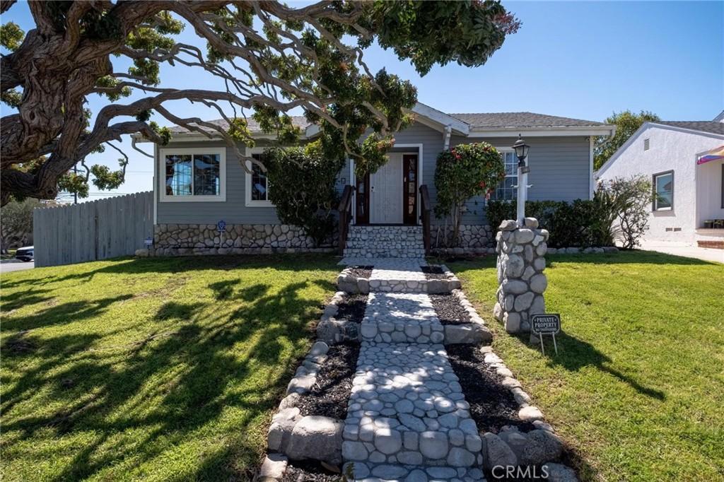 W 77th St, Los Angeles, CA 90045
