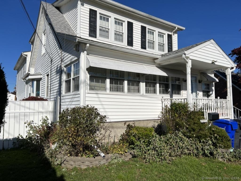 Englewood Ave, Bloomfield, CT 06002