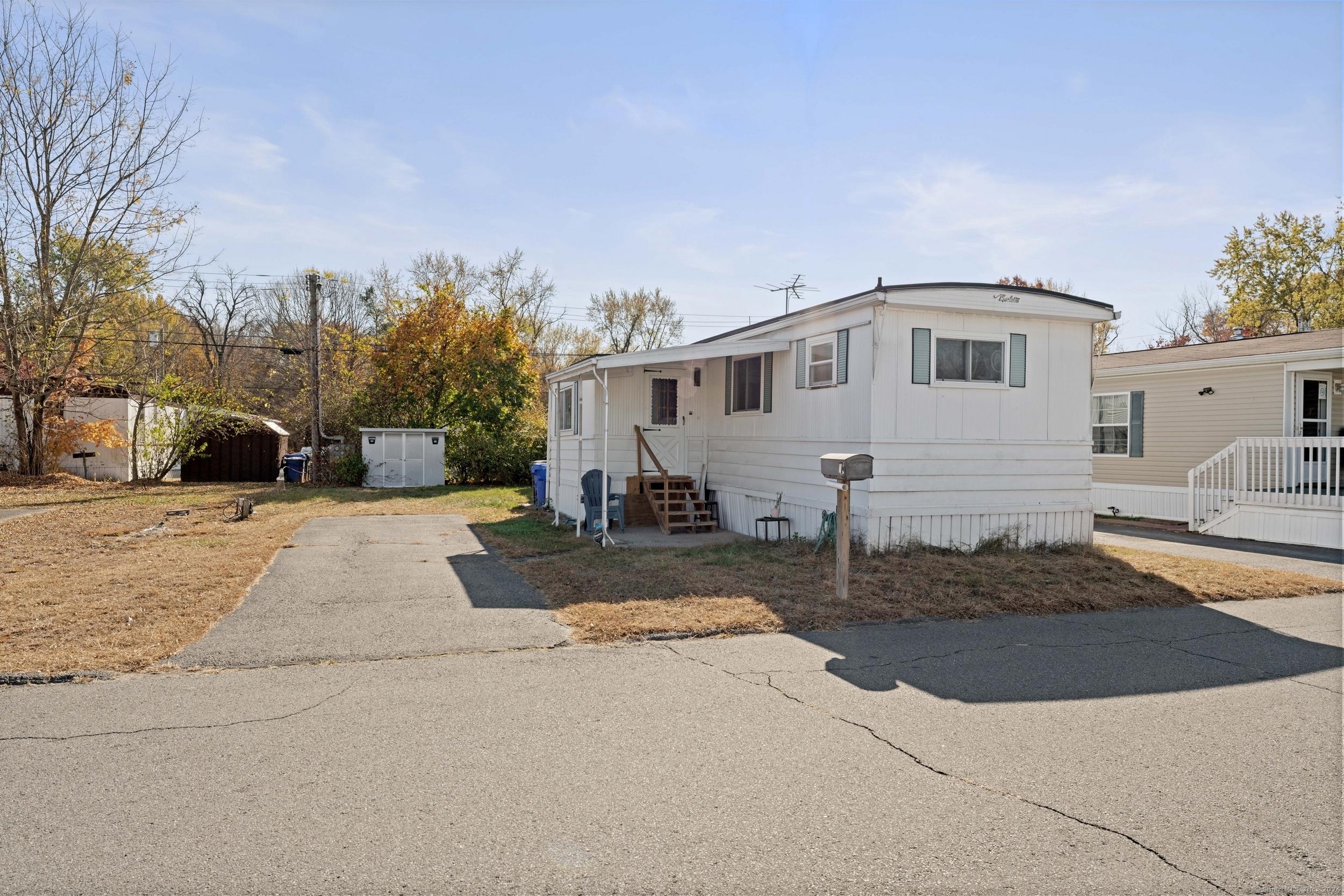 Apache Rd, East Hartford, CT 06118