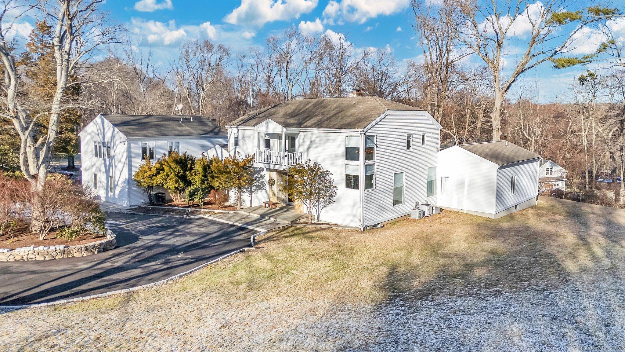 Comstock Hill Ave, Norwalk, CT 06850