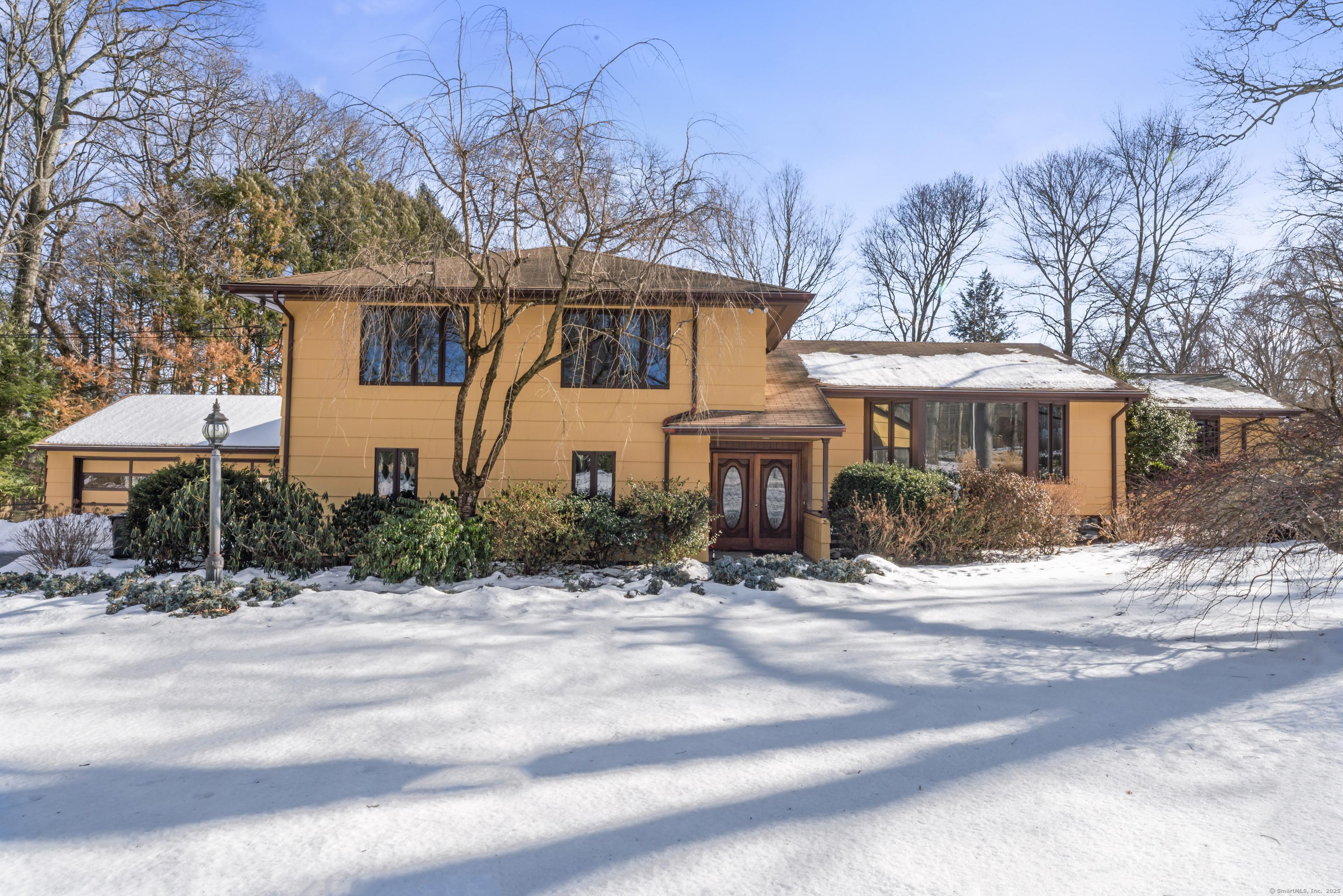 Don Bob Rd, Stamford, CT 06903