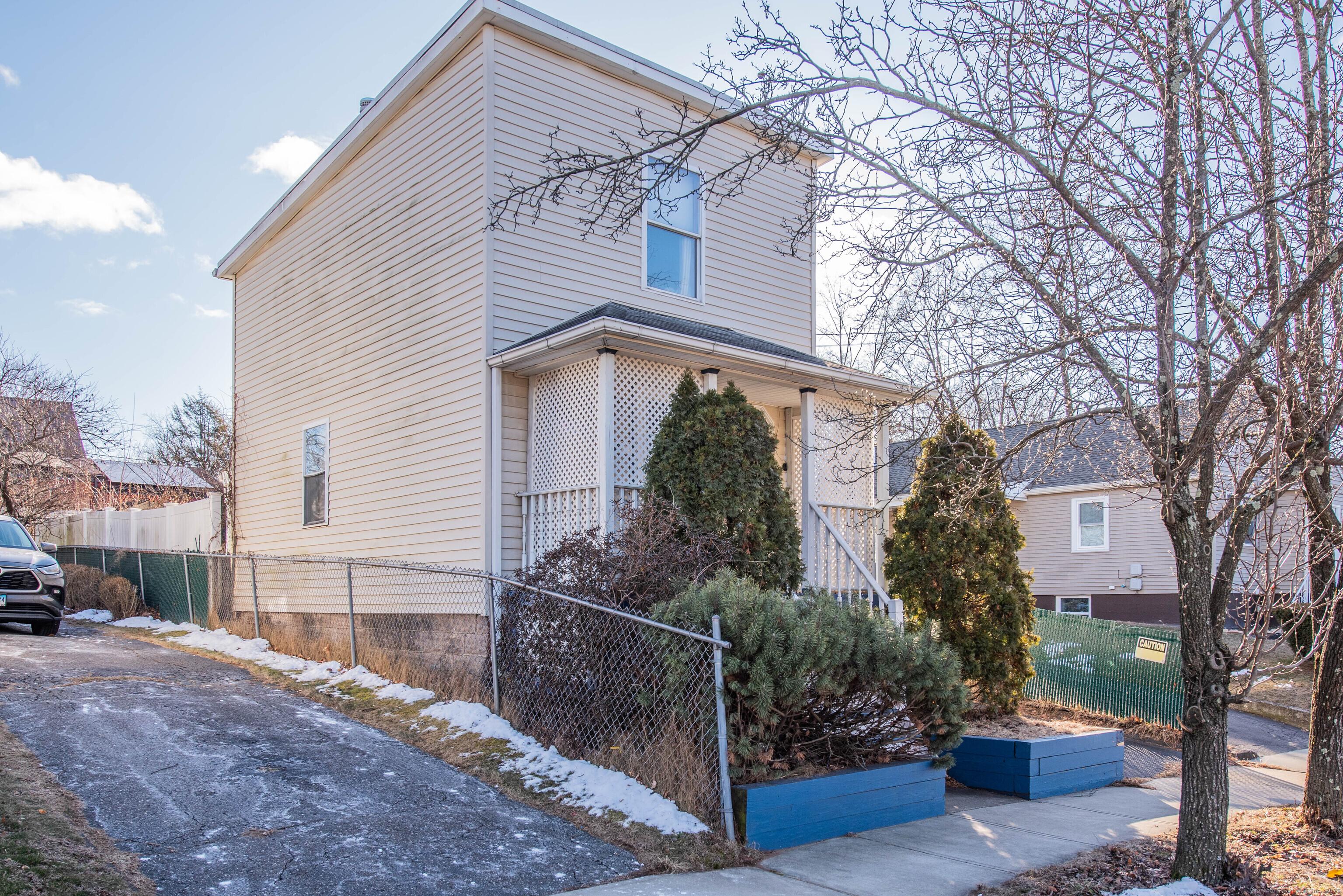 Warner St, Hamden, CT 06514