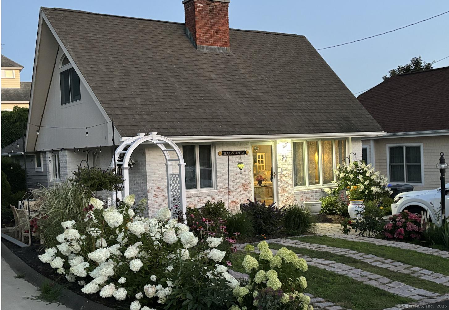 Maltby St, Branford, CT 06405