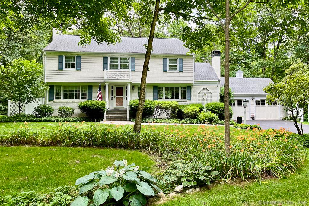Blue Trail Dr, Woodbridge, CT 06525