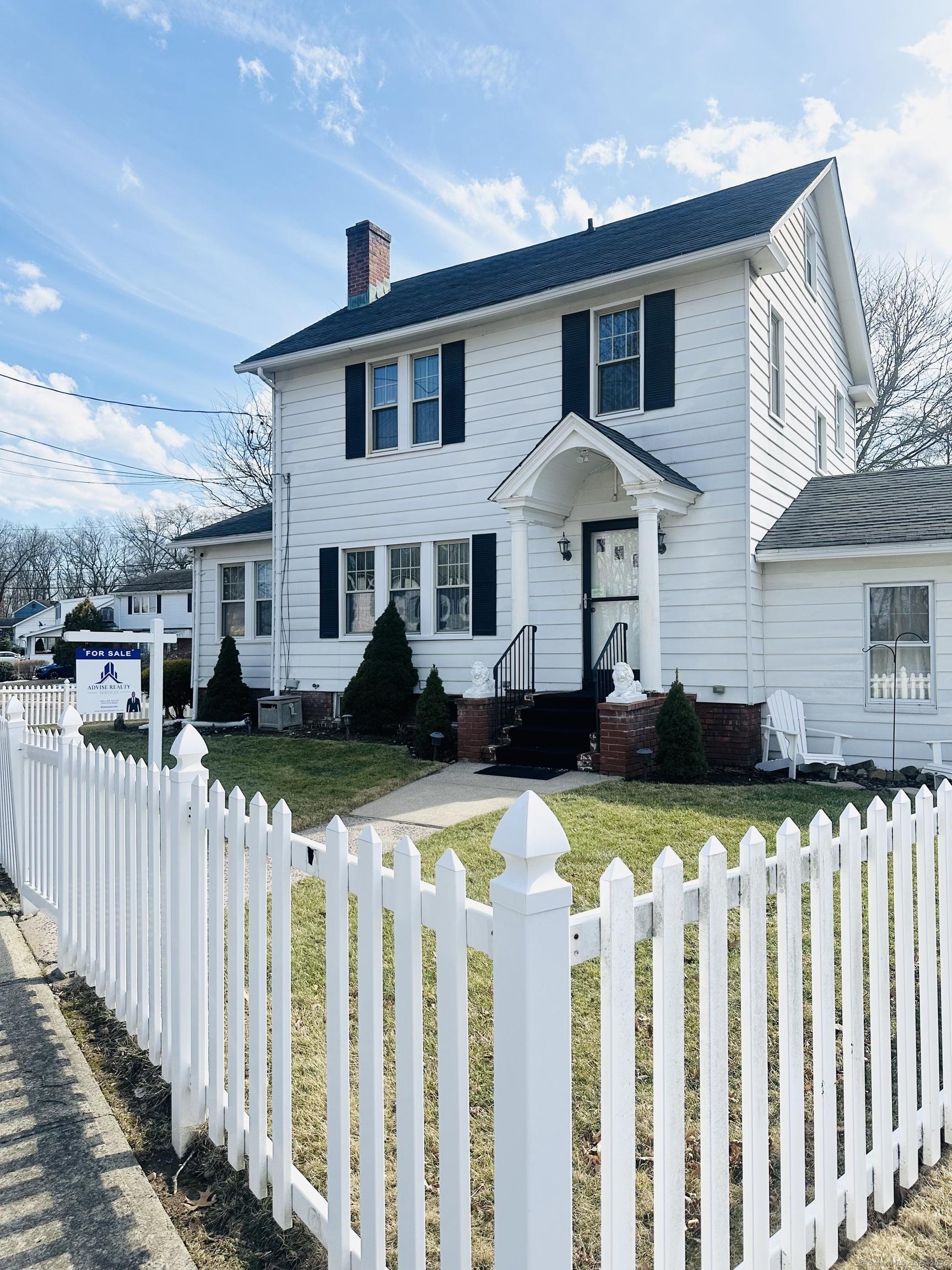 Highview Ave, West Haven, CT 06516