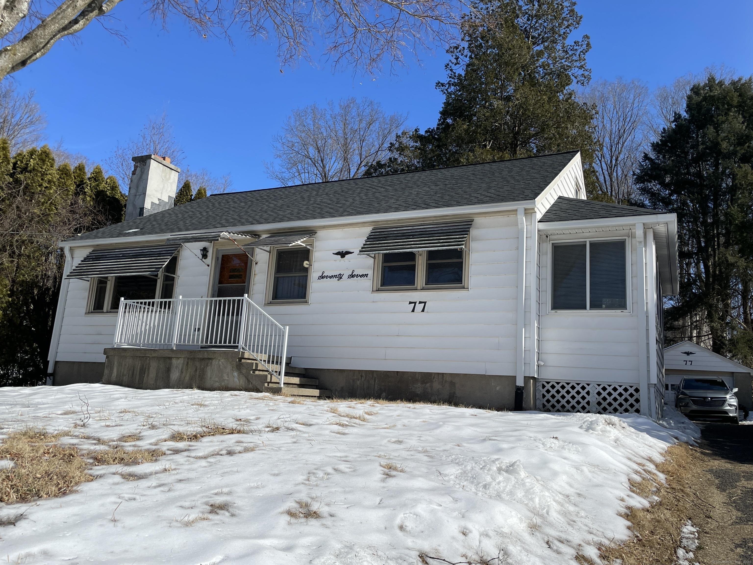 S Main St, Seymour, CT 06483