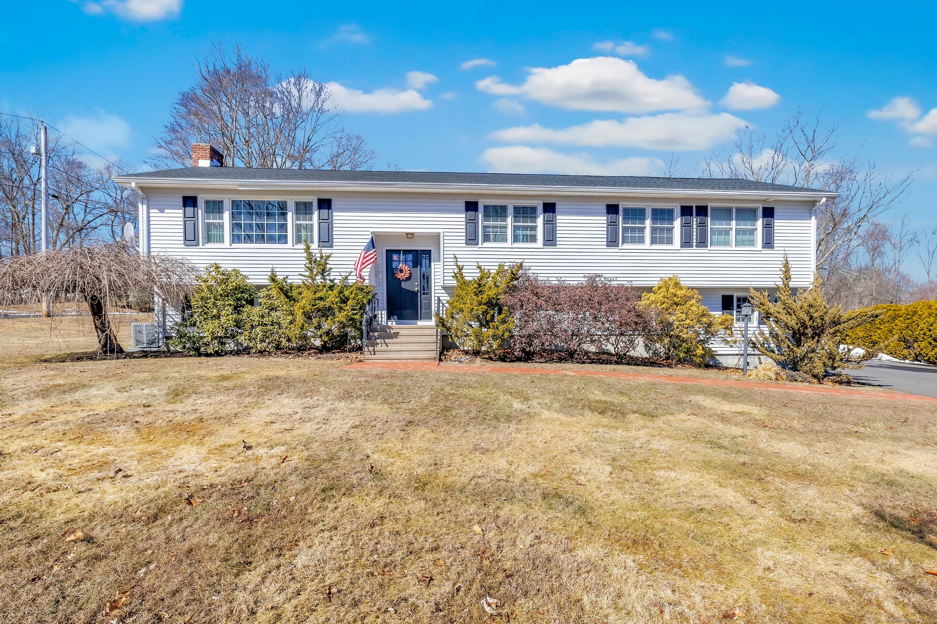 Ridgefield Ter, Shelton, CT 06484