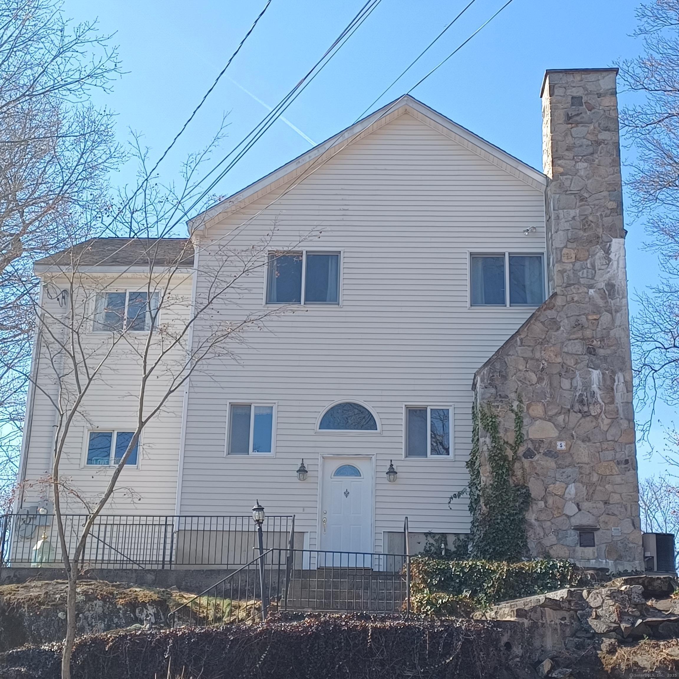 Lovers Ln, Danbury, CT 06811