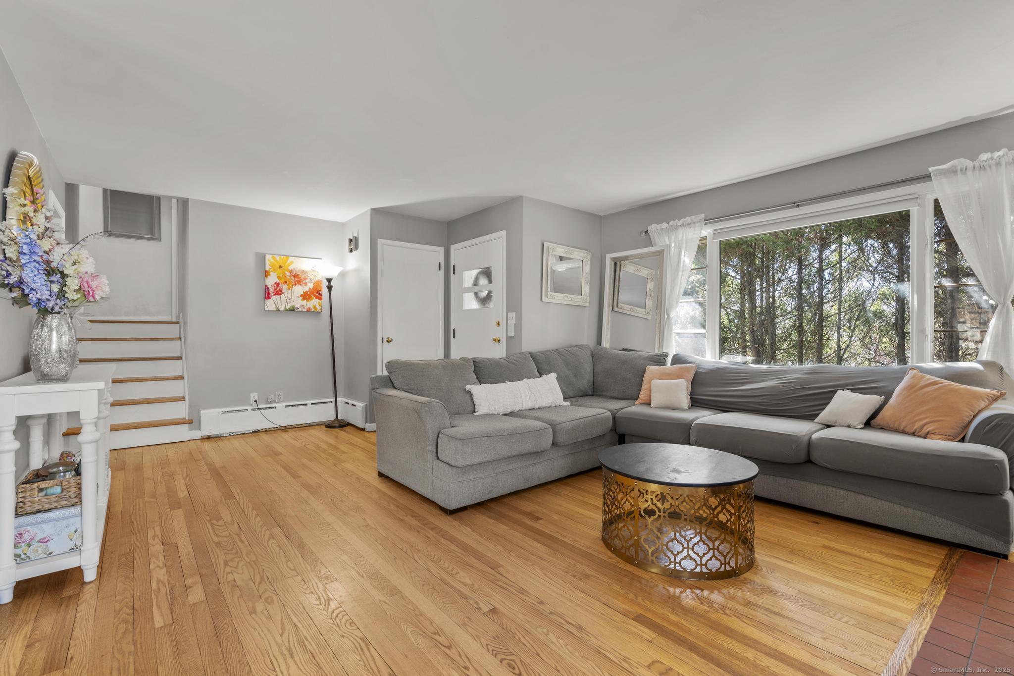 Frost Rd, Waterbury, CT 06705