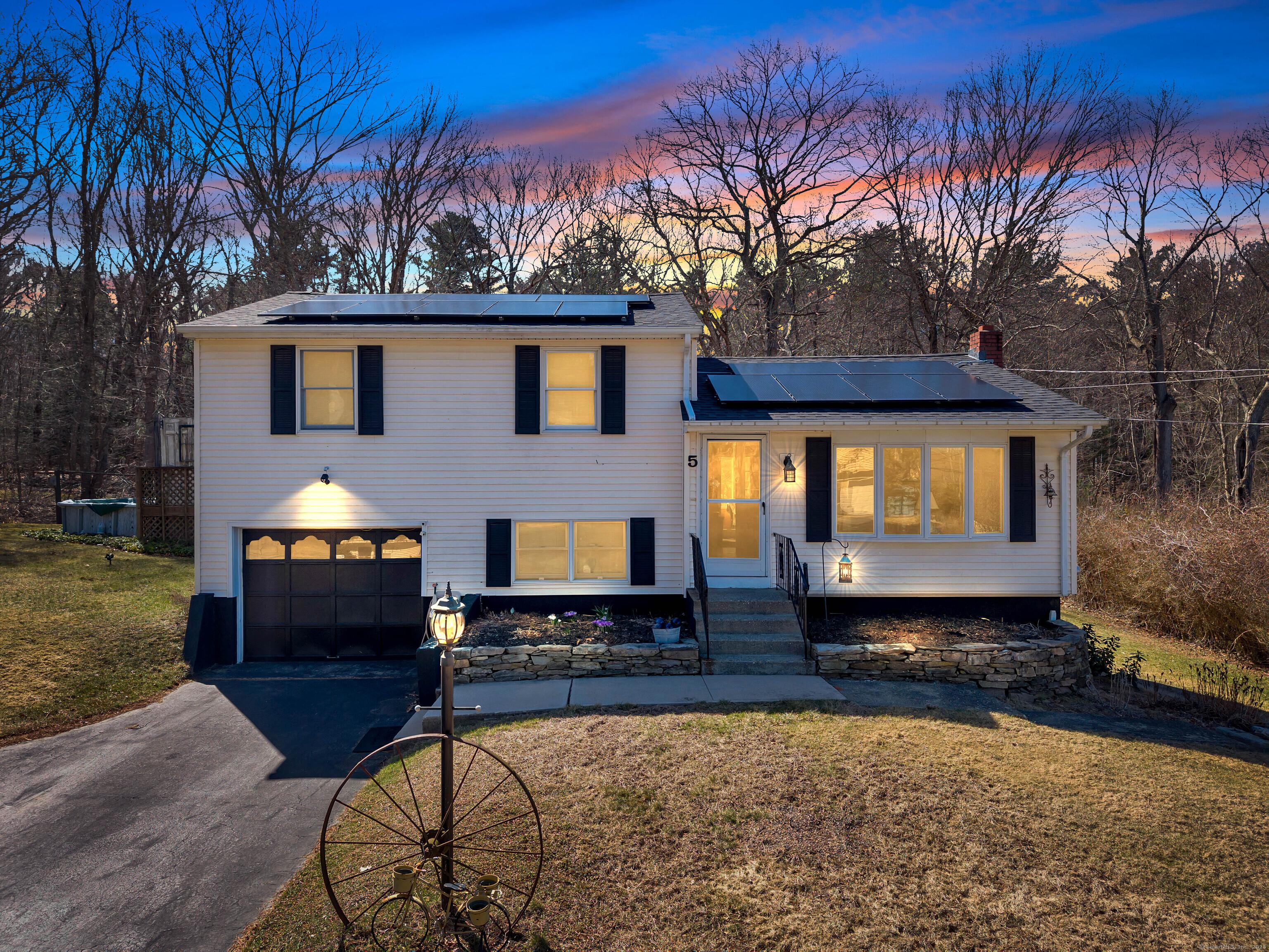 Royal Oaks Dr, Ledyard, CT 06339