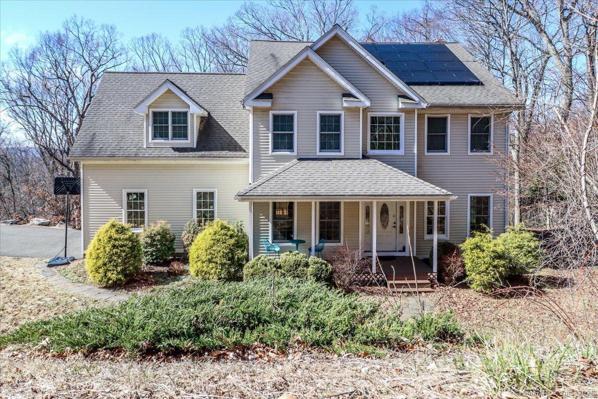 Stephanie Dr, New Milford, CT 06776