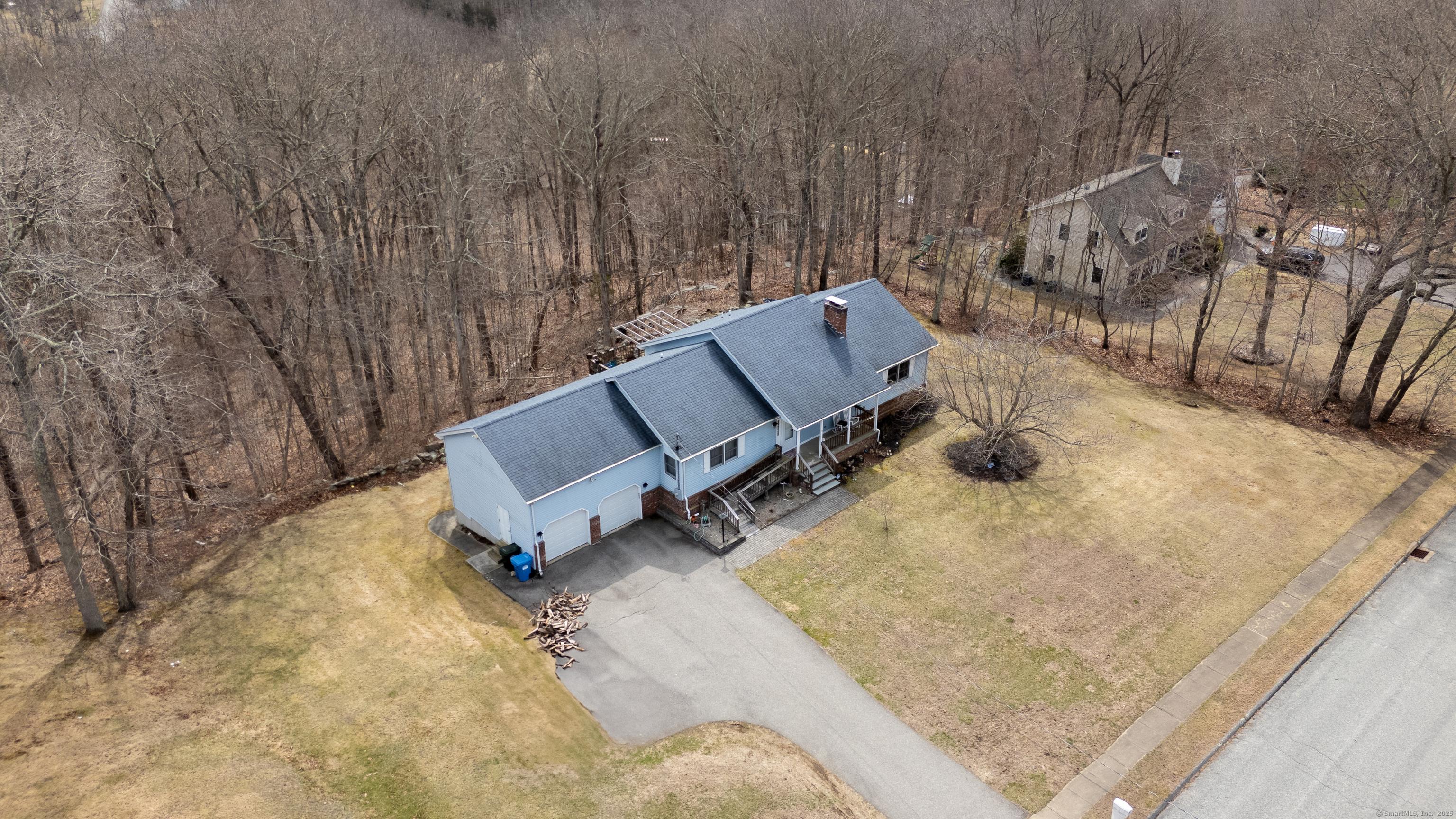 Lost Acres Rd, Norwich, CT 06360