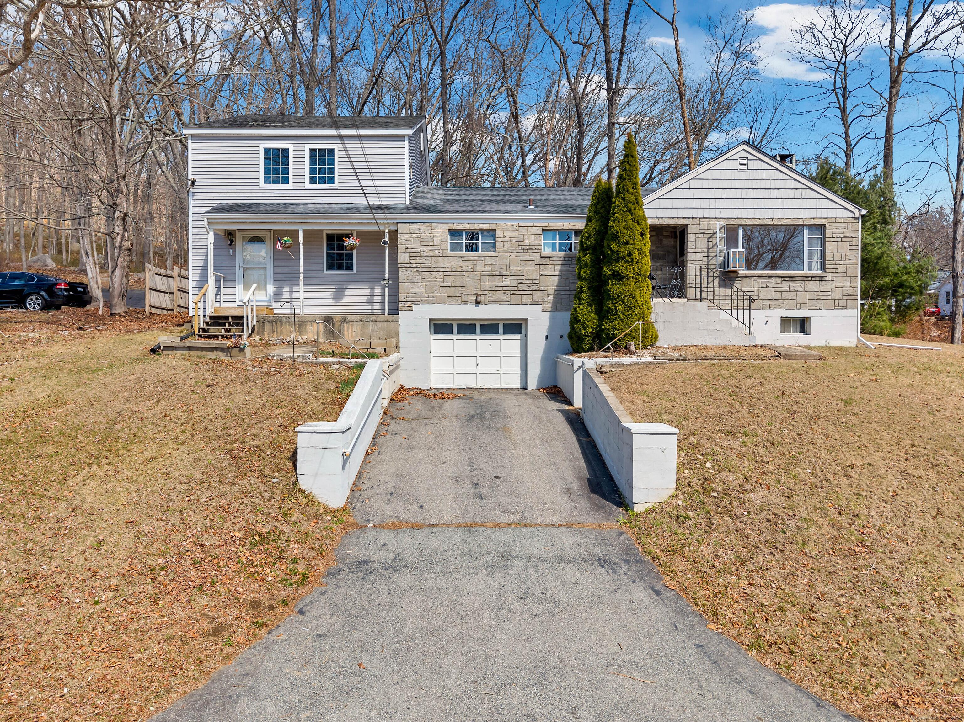 Sunshine Rd, Quaker Hill, CT 06375