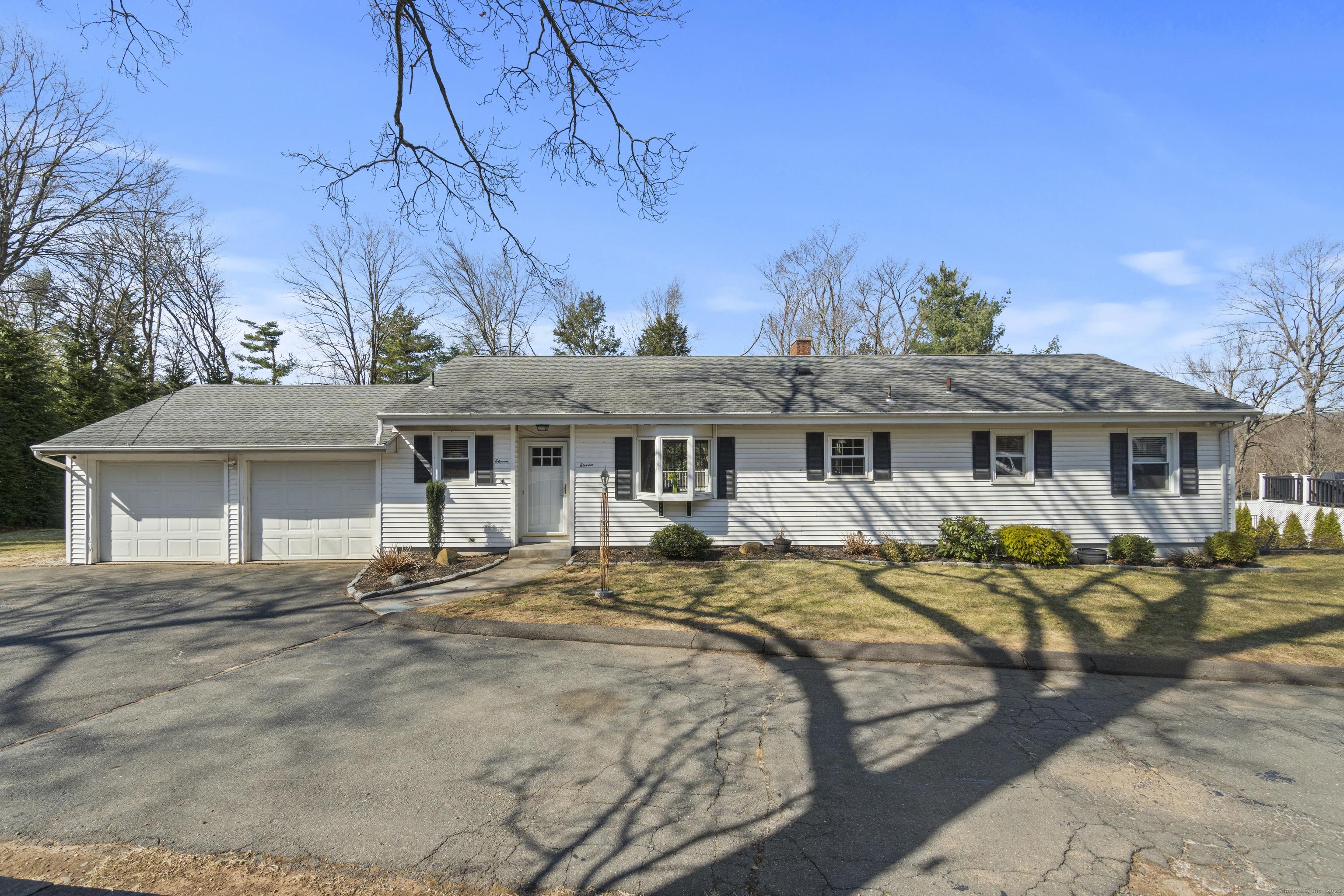 Davis Rd, North Haven, CT 06473