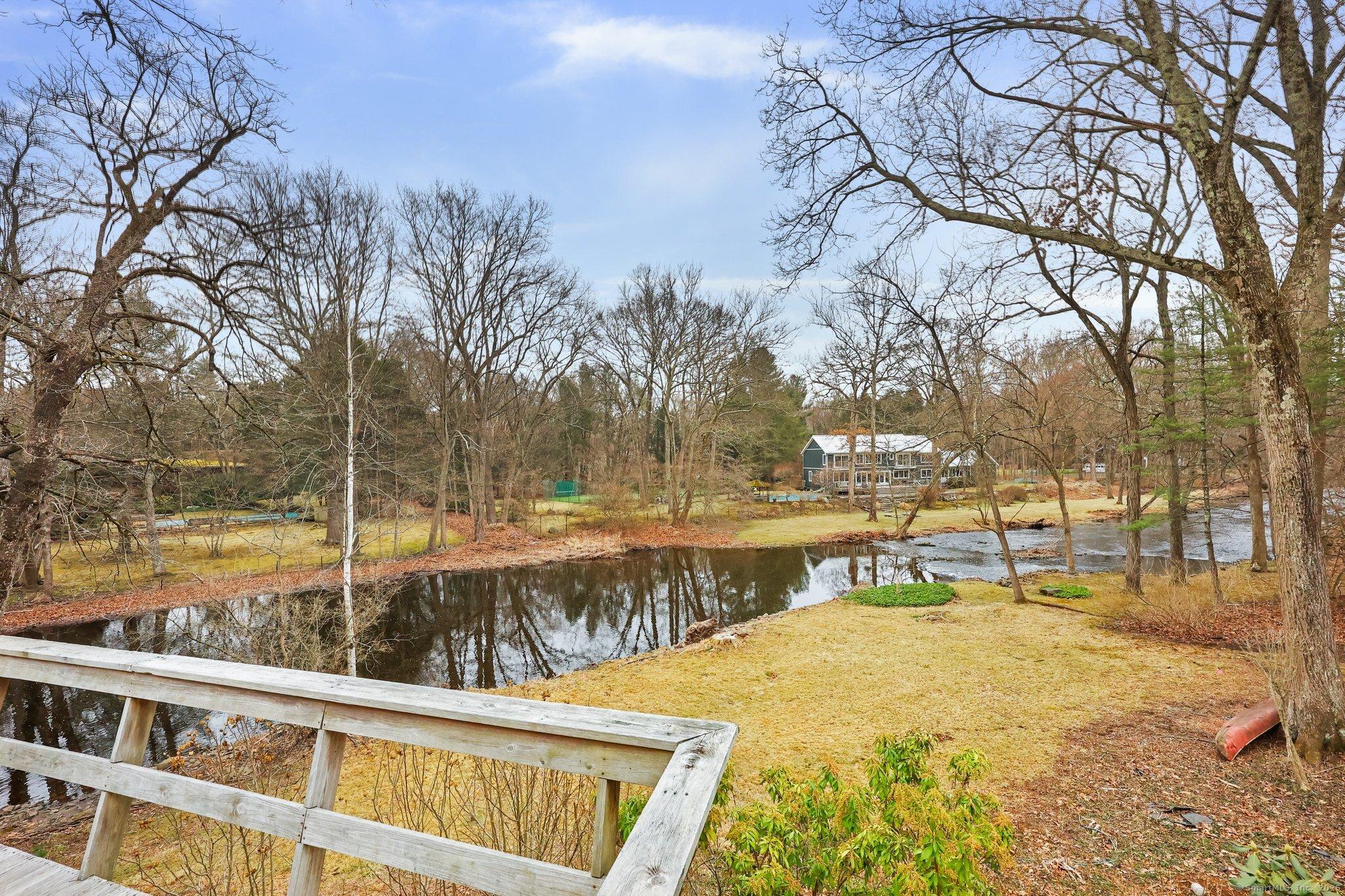 Huckleberry Ln, Weston, CT 06883