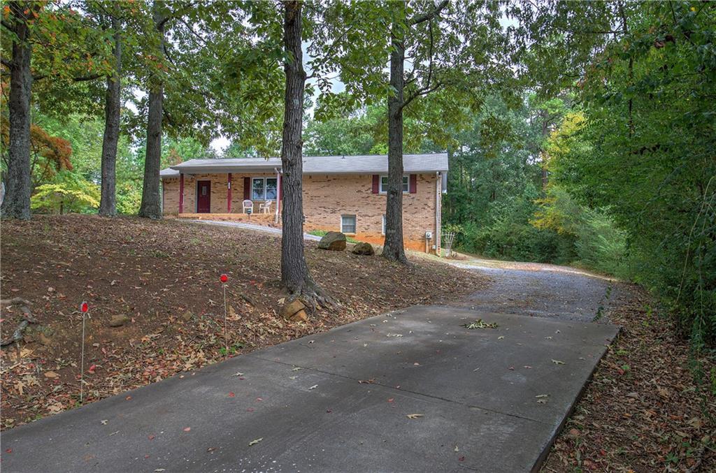 Bishop Dr Nw, Cartersville, GA 30121