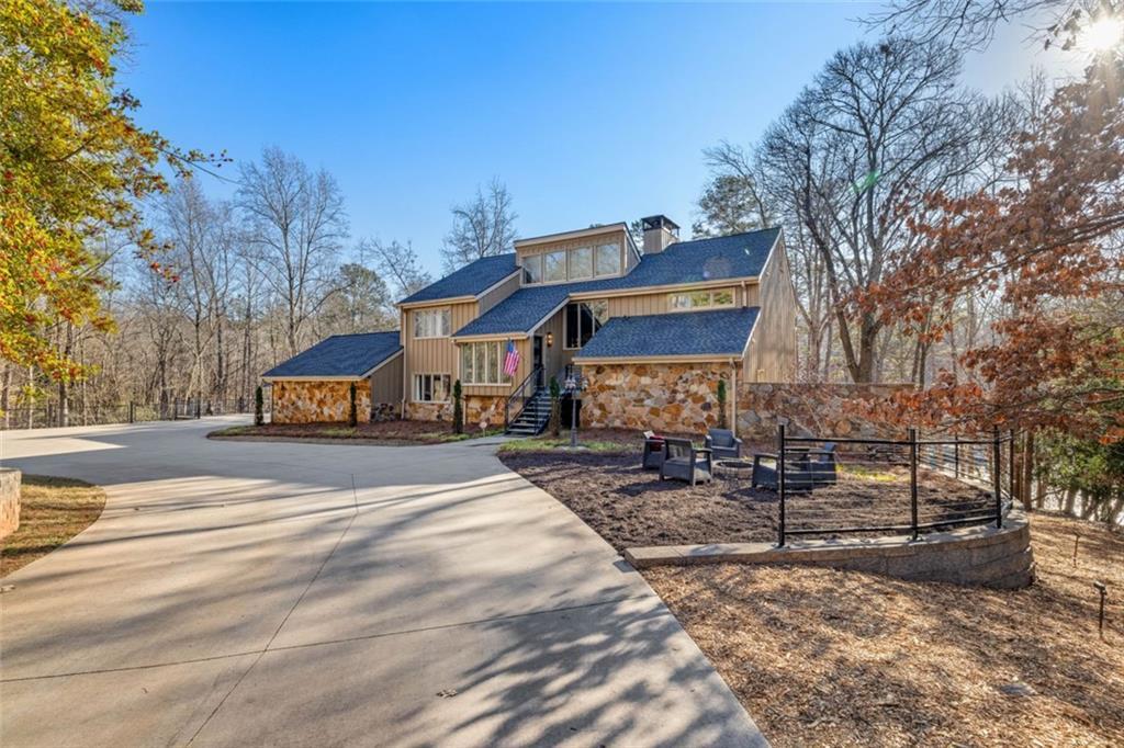Lamplighter Cove Rd, Gainesville, GA 30504
