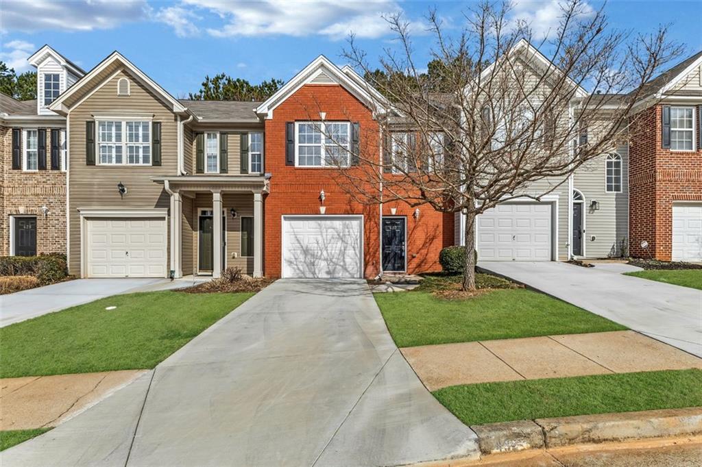 Lantern Wood Dr, Scottdale, GA 30079