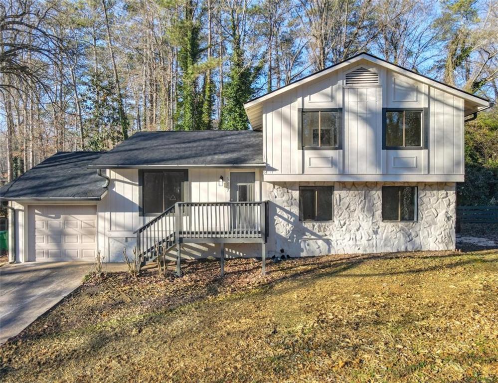 Stonehedge Dr, Stone Mountain, GA 30087