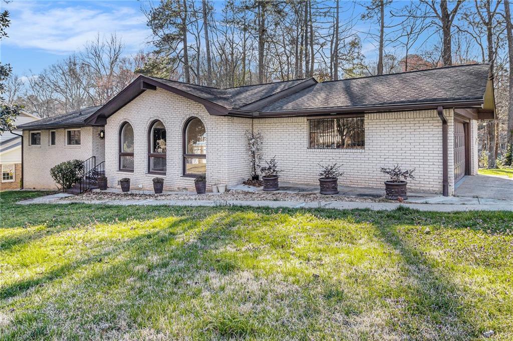 Cherie Glen Trl, Stone Mountain, GA 30083