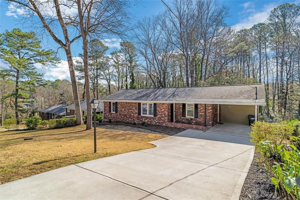 Crowe Dr Se, Smyrna, GA 30082