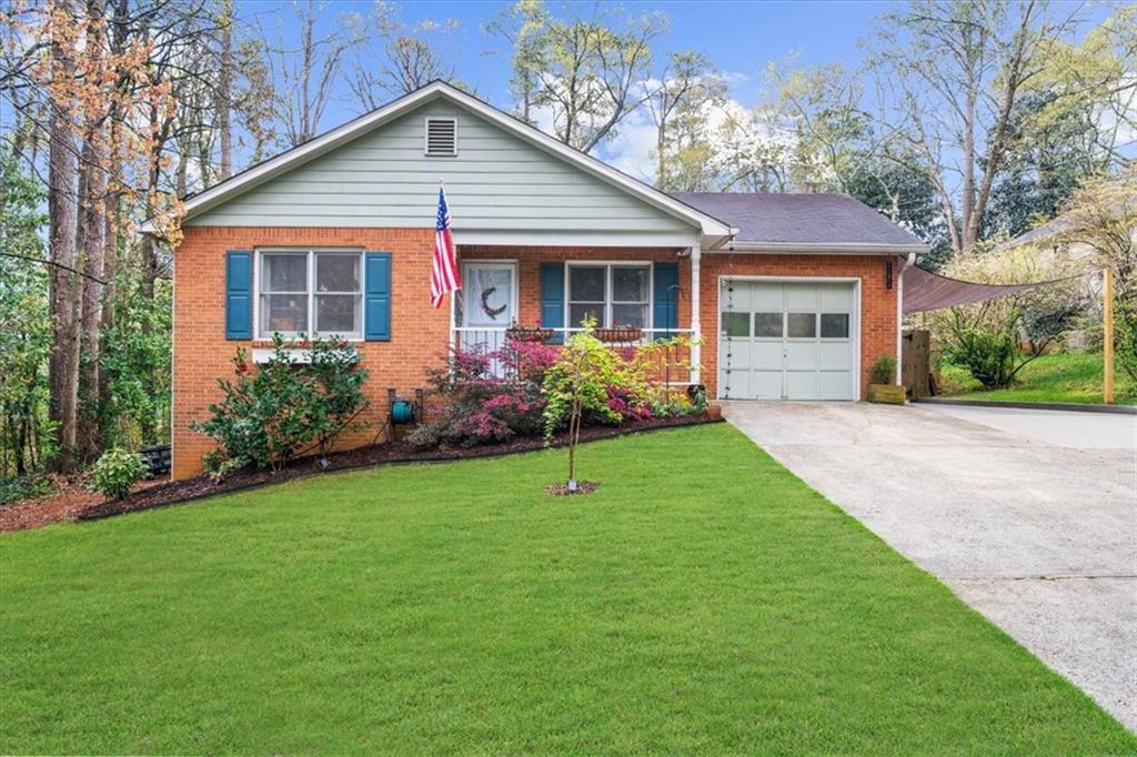 Central Dr, Stone Mountain, GA 30083