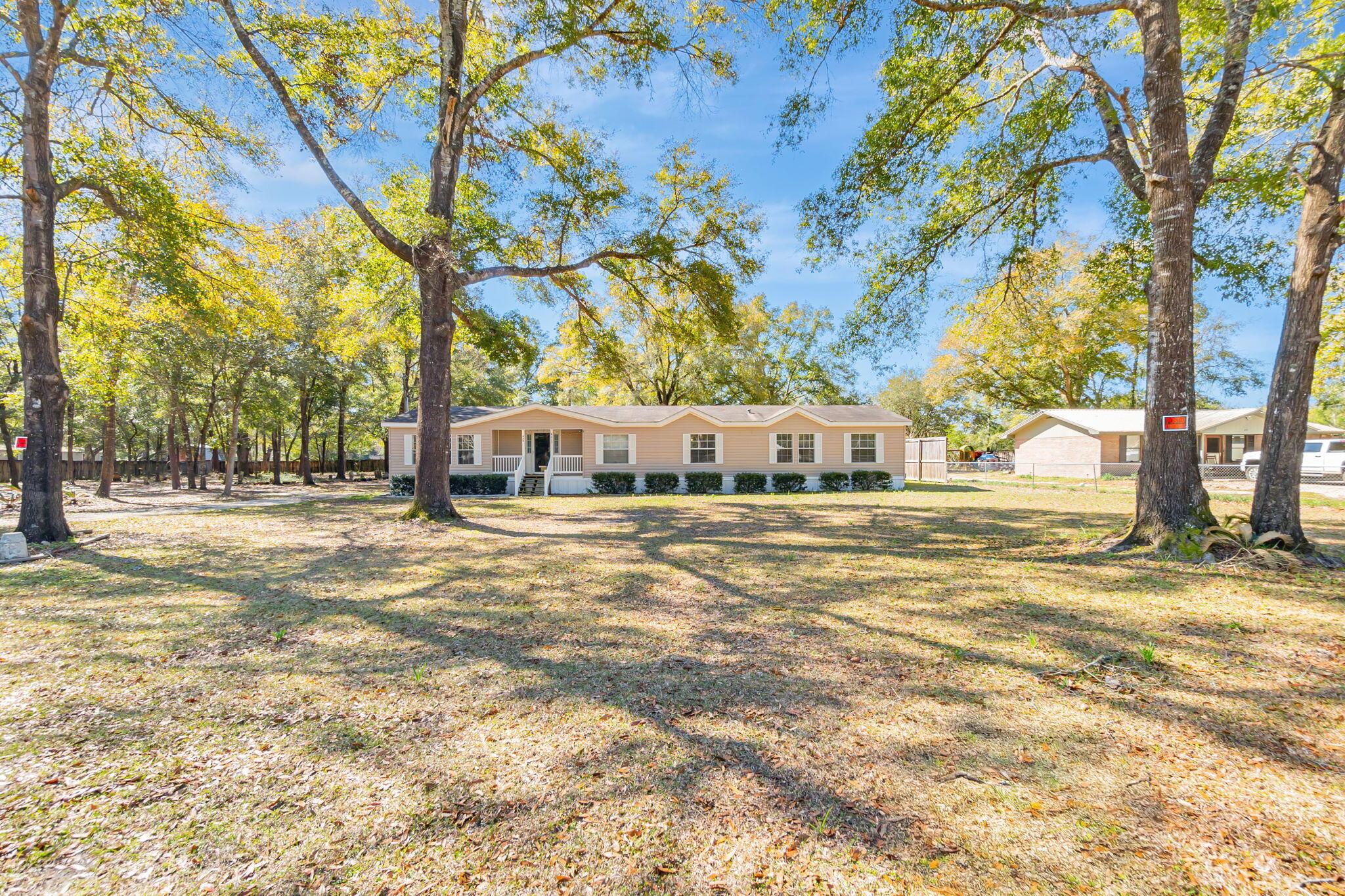 Woodlawn Rd, Freeport, FL 32439