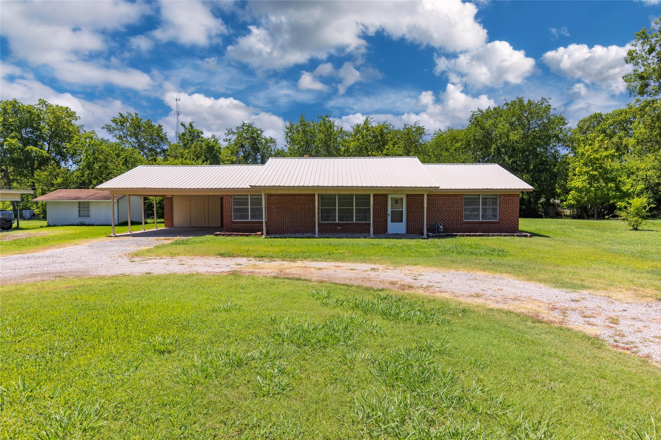 Oak St, Lone Oak, TX 75453