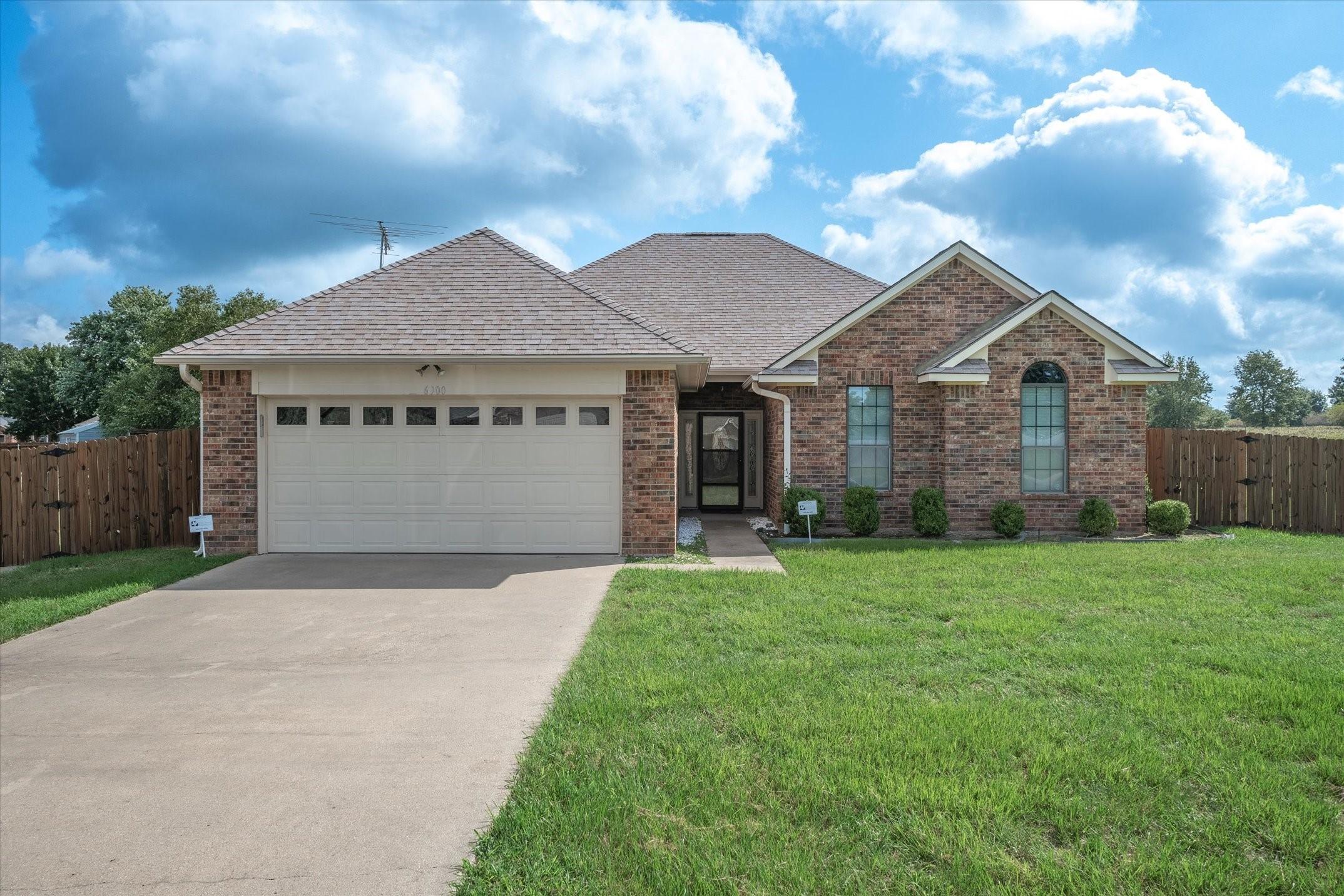 Suncrest Dr, Athens, TX 75752