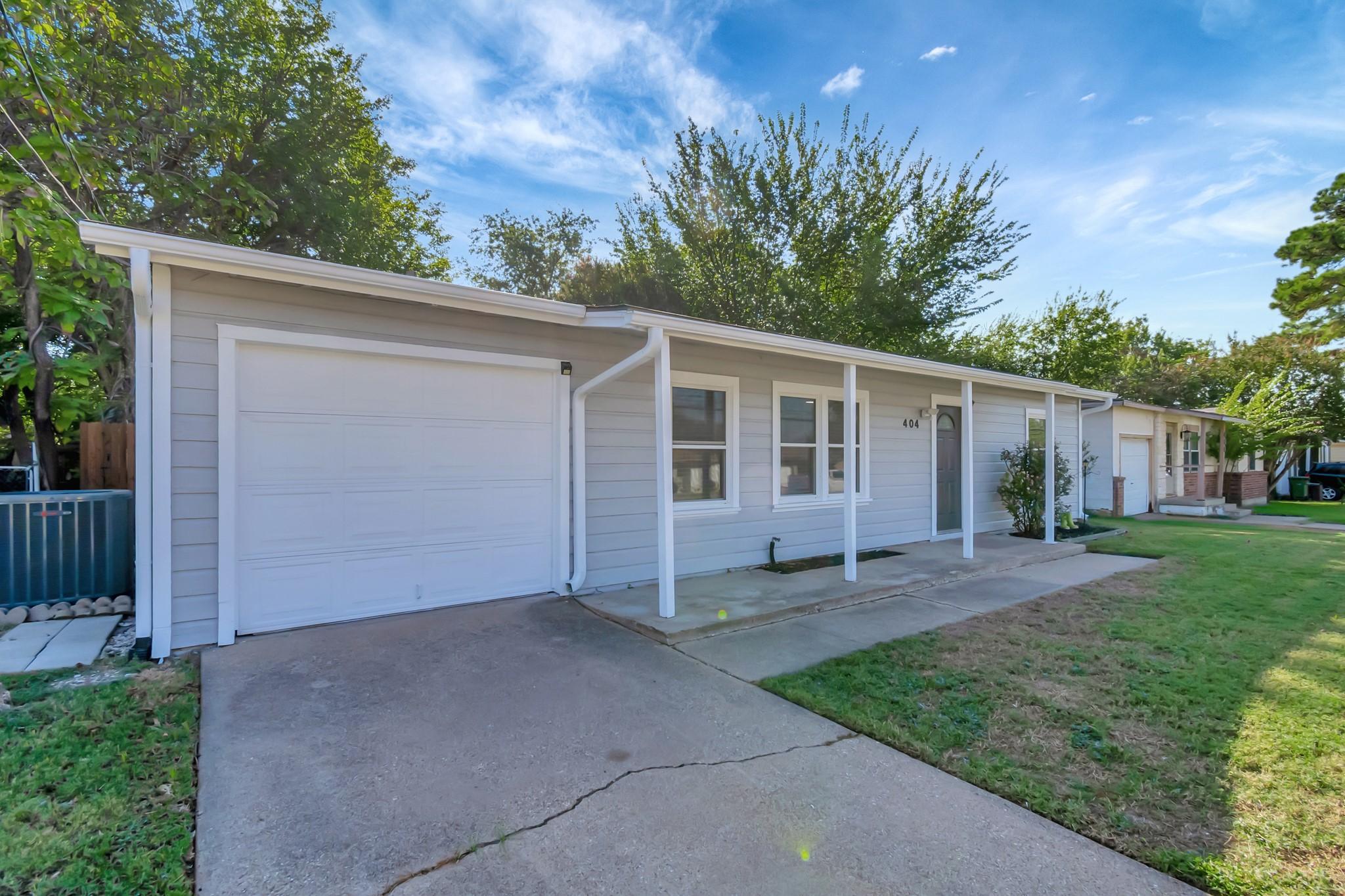 Arthur Dr, Hurst, TX 76053