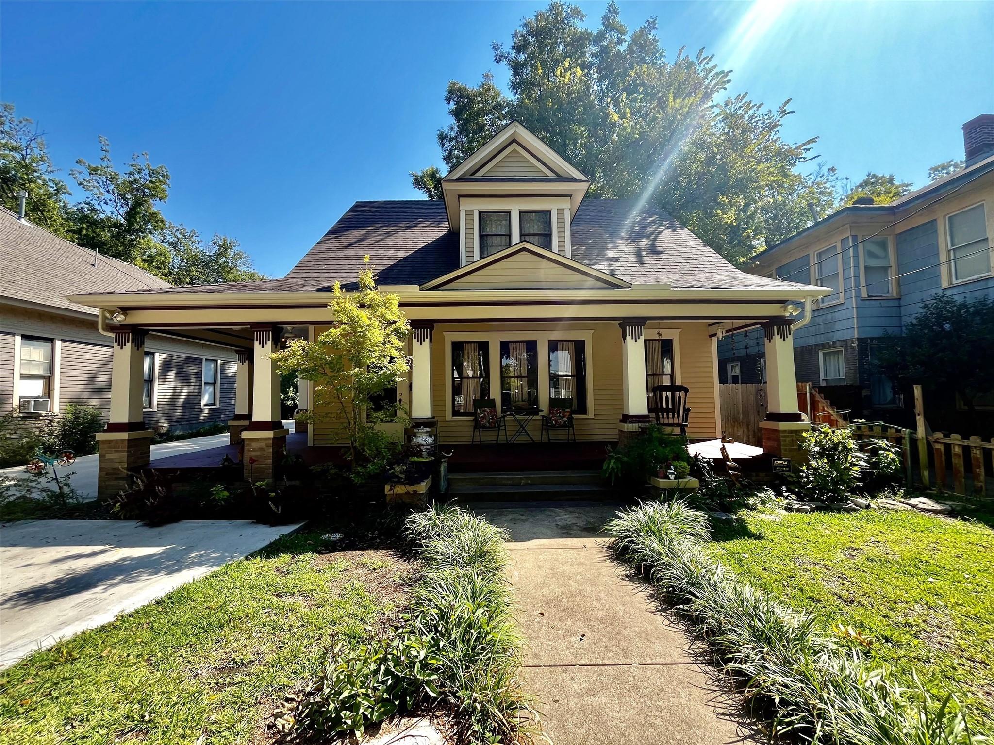 Junius St, Dallas, TX 75246
