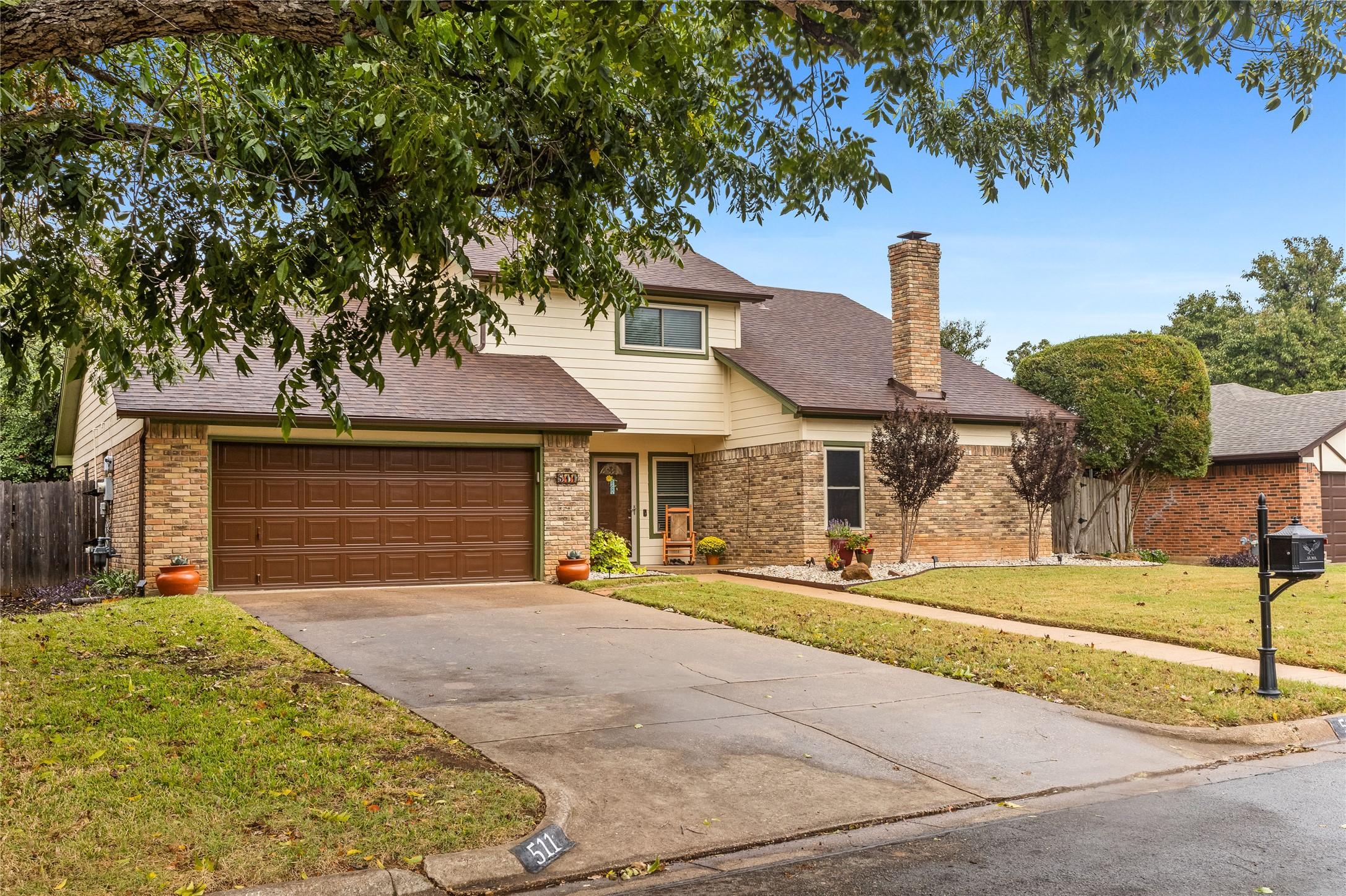 Chaffee Dr, Arlington, TX 76006