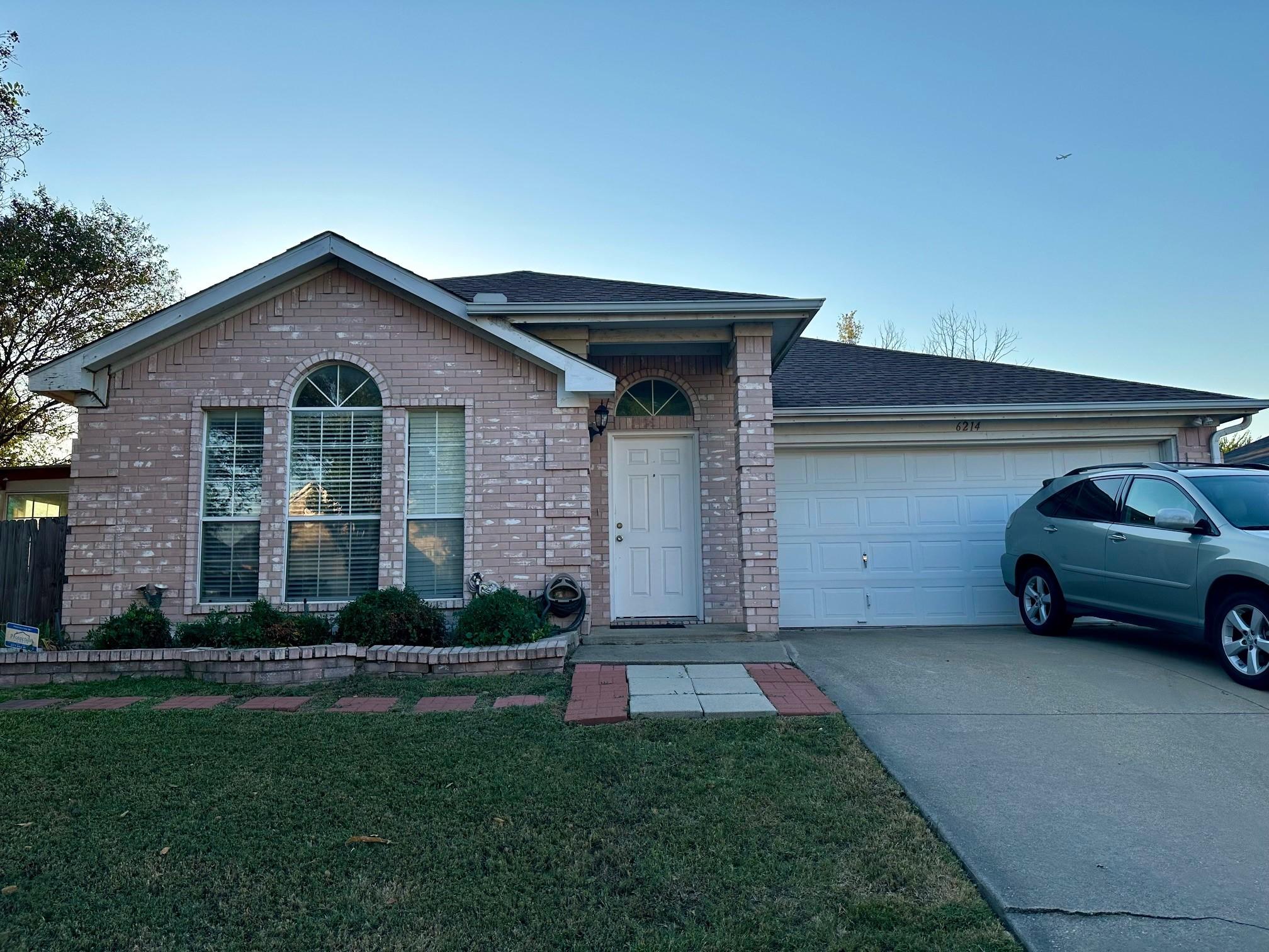 Brook Forest Dr, Arlington, TX 76018